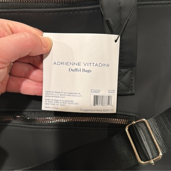 Adrienne Vittadini AV Elite Collection Matte Nylon Duffel Bag NWT - Picture 11 of 11